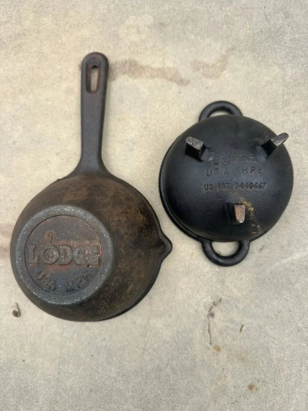 Lodge Set of 2 Cast Iron Melting Pot with Pour Spouts and Melting Cauldron VNTG